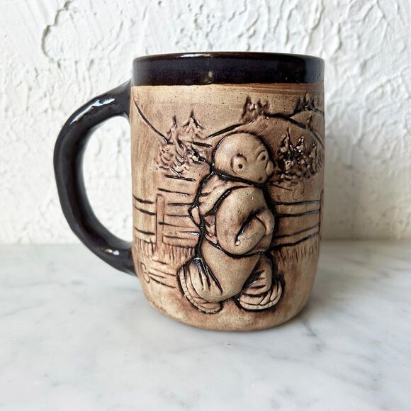 Vintage NA Eastman Pottery Mug Jogger Runner Sports Handmade Clay Signed 1980 - Picture 3 of 7